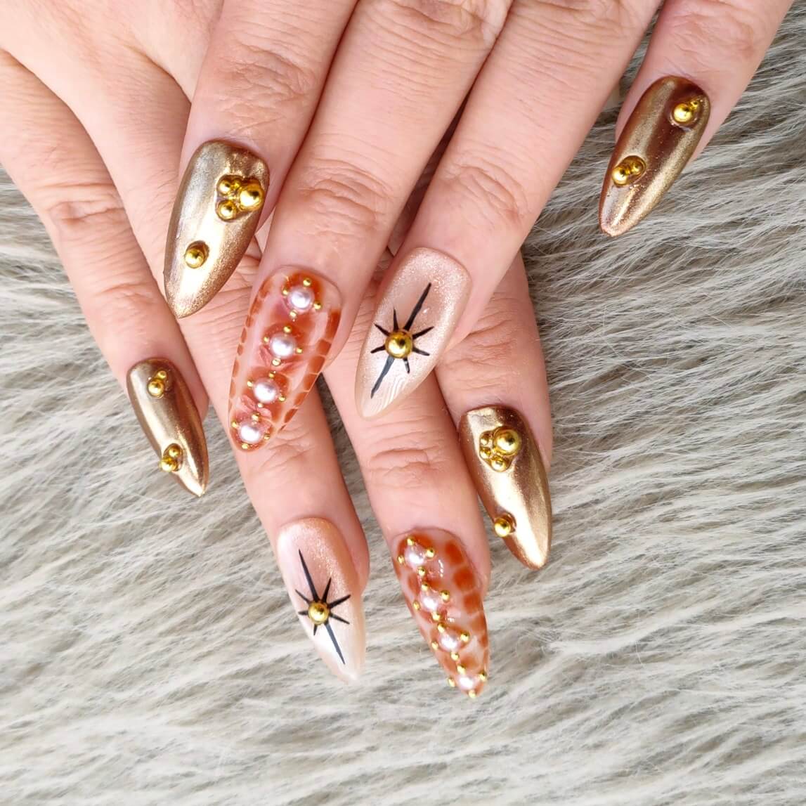 Art Garden Press On Nails Golden Cat Eye 153
