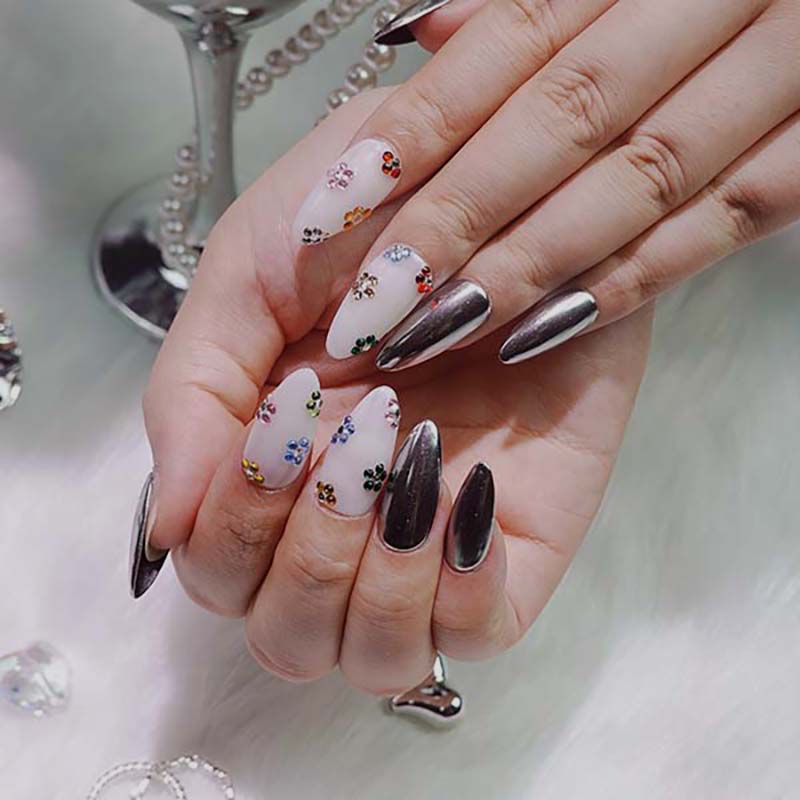 Art Garden Press On Nails Sex in the City 115