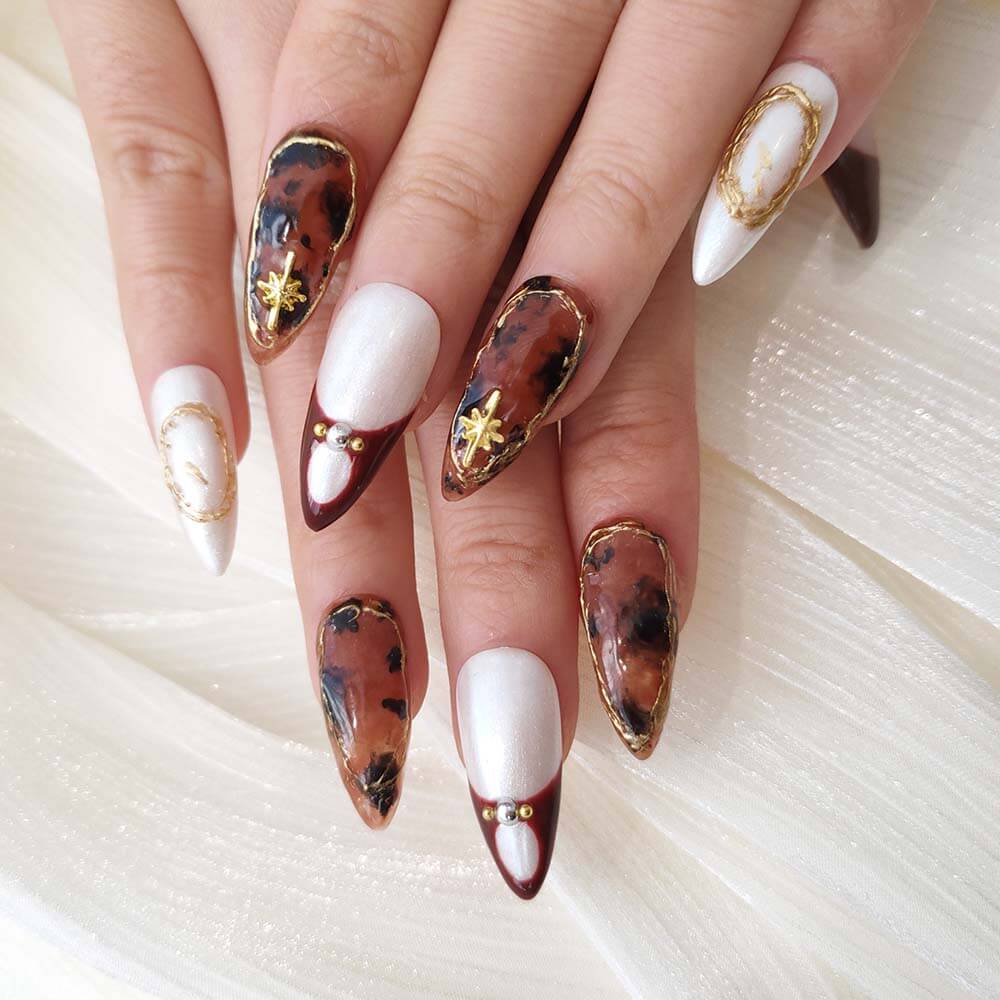Beauty Art Garden Press On Nails Vintage Vogue 51