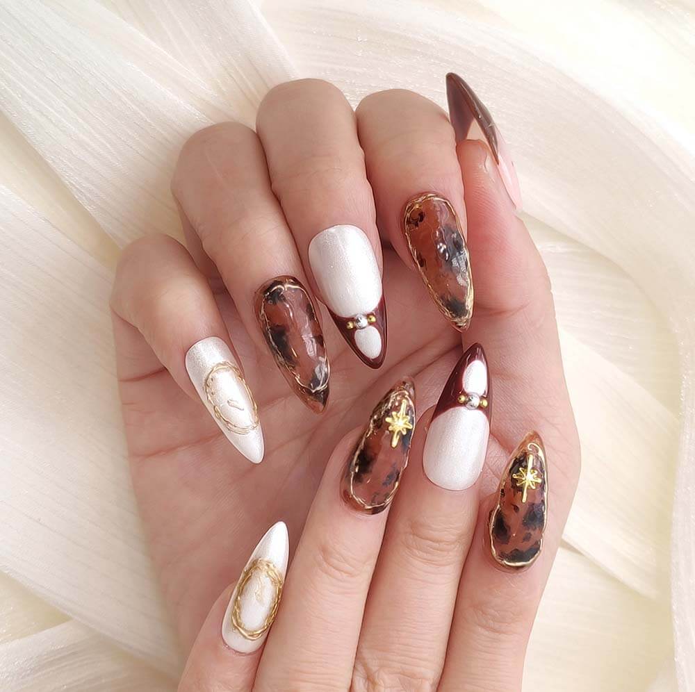 Beauty Art Garden Press On Nails Vintage Vogue 51