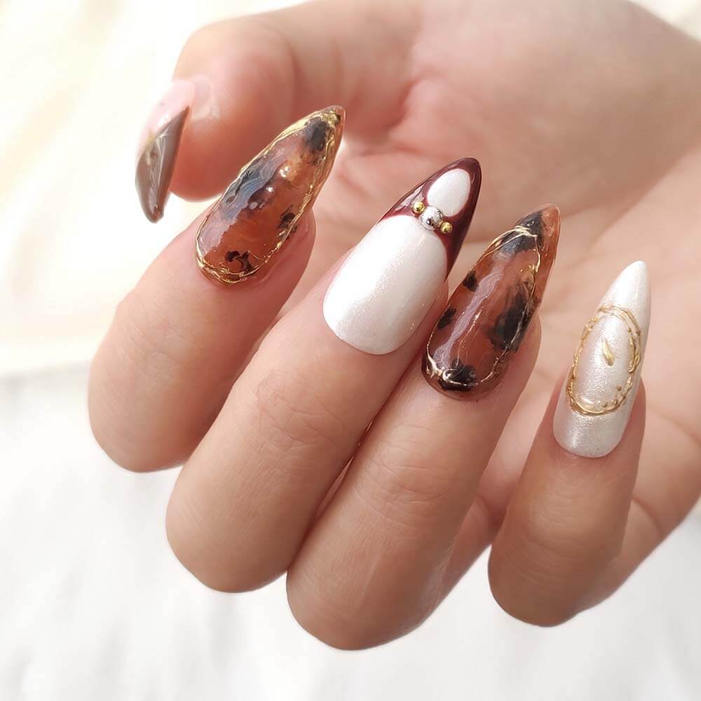 Beauty Art Garden Press On Nails Vintage Vogue 51